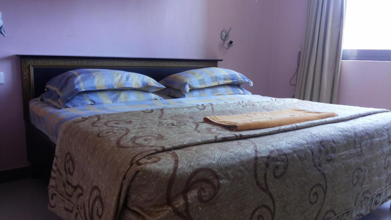 Palema Crown Hotel Гулу Экстерьер фото